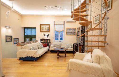Makrigianni Villa | Acropolis metro st 3 bedrms 6 pers maisonette by MPS