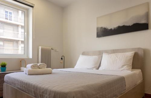 Omonia Apartment | Acropolis View 4-BD Central Apartment