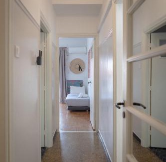 Omonia Apartment | Acropolis View 4-BD Central Apartment