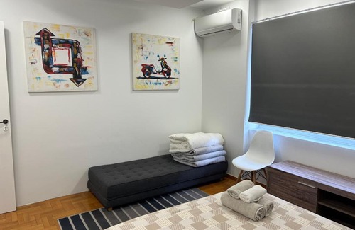 Omonia Apartment | Acropolis View and Walking Distance 4 bd Flat