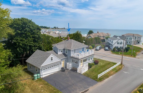 Rye House | Across from Residential Section of Jenness Beach