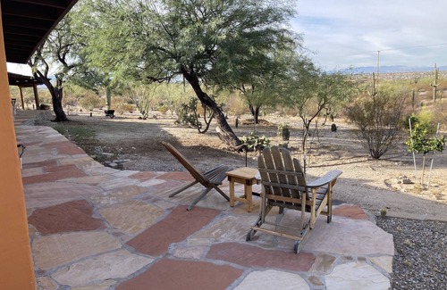 Tucson Cottage | Across from Saguaro National Park (East)