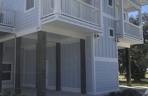 Oxford House | Across From the Beach In Biloxi!