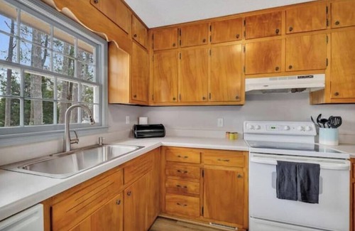 Acworth House | Acworth Abode - minutes to DT Acworth & LakePoint
