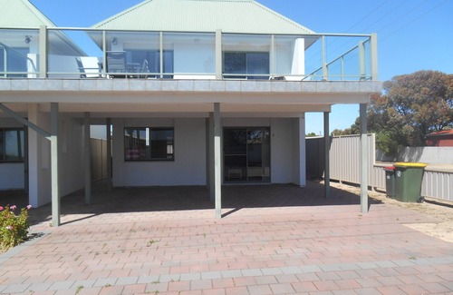 Ardrossan Apartment | Adam's View - Off Peak Special! - Free WiFi