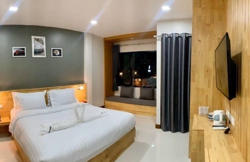 Warin Chamrap Hotel | Add Ubon Hotel