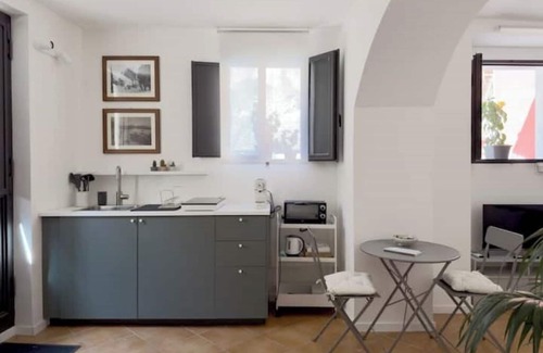Old Town Apartment | Addi Aus Mono Apartment within walking distance of the Cathedral