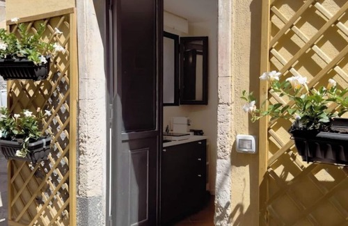 Old Town Apartment | Addi Aus Mono Apartment within walking distance of the Cathedral