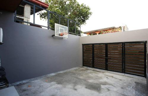 Alabang Villa | Addie's Place Soldiers Hills Village Muntinlupa