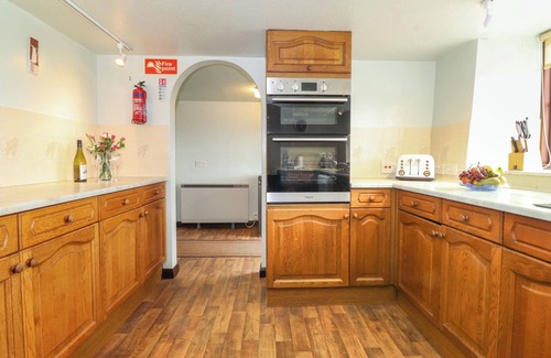 Low Newton Cottage | ADDYFIELD FARMHOUSE, family friendly in Bowland Bridge