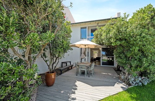 Semaphore Park House | Adelaide Beach Serenity