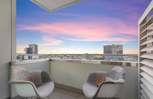Adelaide Central Business District Apartment | Adelaide Central Skyline Panoramic Suite