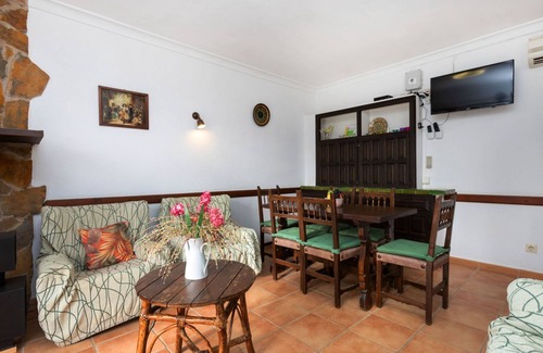 L'Escala Apartment | Adelfa apt 6 by Interhome