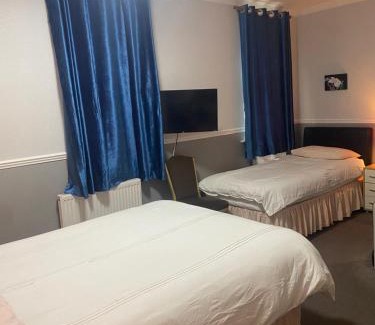 Douglas House | Adelphi Guest House