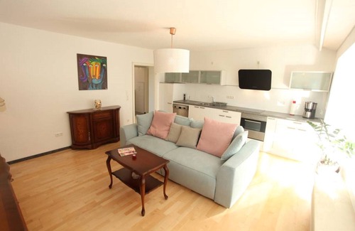 Adelsdorf Apartment | Adelsdorf B & B's in Aischgrund South large sunny terrace, kitchen, parking