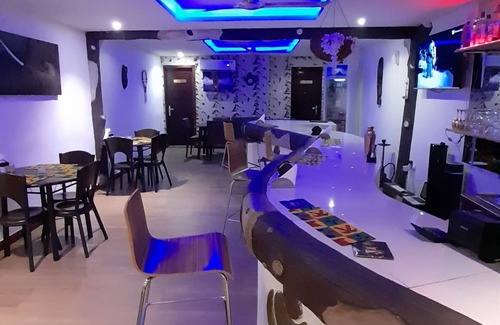Tarkwa Hotel | adeshie fie hotel is just 3 minutes away from the wasa fiase tradtional council,
