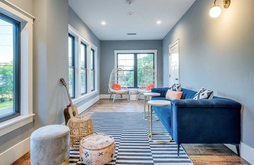 West End House | Adina Red, White & Black Suite with Capitol Views & Walkable Downtown Location