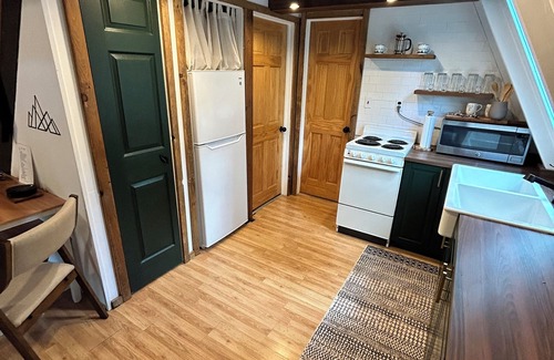 Wilmington Ski Chalet | Adirondack Cozy Chalet Private & Minutes to Hiking, Fishing & More. Pet Friendly