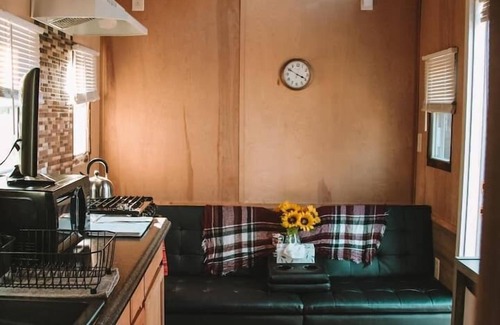 Canton House | AdirondackCountryLiving cedar tiny house experience-3 min to SLU, 15 to Clarkson