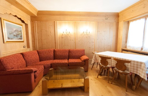 Cortina d'Ampezzo Apartment | Adjacent to the pedestrian zone - 025016-LOC-01432