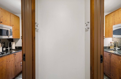 Stowe Area Condo | Adjoining Studios on Top floor @Spruce Peak!