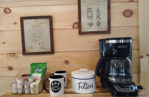 Malone Cottage | ADK Getaway "Pine Tree Retreat"-New 1 bedroom cottage 1 mile from Adirondacks