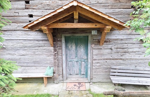 Stall Cabin | 'Adlerhütte' with Mountain View, Private Garden and Wi-Fi