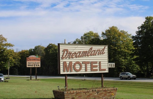 Gulliver Hotel | adoba® Dreamland