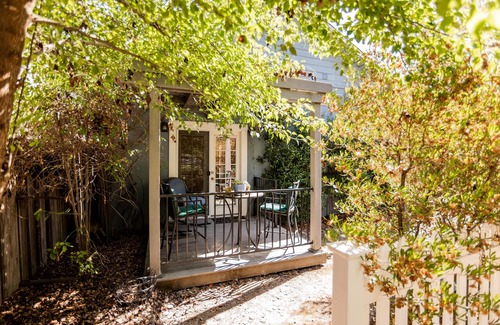 Junior College Neighborhood Association Cottage | Adorable 1 BD 1 BA in one of SR's best neighborhoods!
