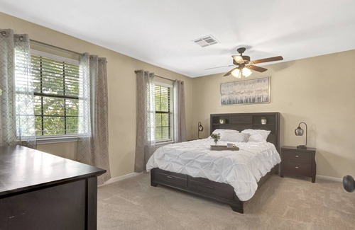 Friendswood Apartment | Adorable 1-bedroom private guesthouse with pool and spa