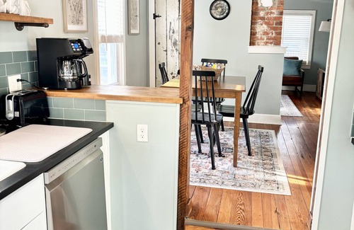 Woodstown Cottage | Adorable 100-year-old tiny home in historic town. Gym membership included!