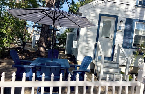 Ocean Park Cabin | Adorable 2 bedroom cabin only 50ft from Beach
