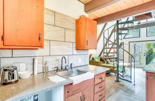 Burnt Ranch Cabin | Adorable A-Frame, Private River Access with Beach, Starlink, Fire Pit & Deck