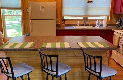 Frazee Cabin | Adorable and bright lake house! Retro feel all the modern amenities