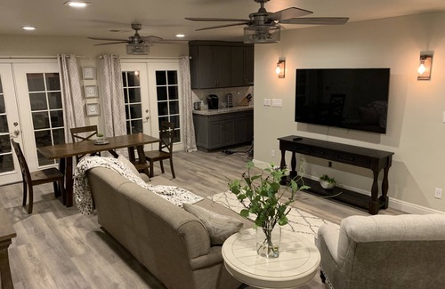Tustin Cottage | Adorable Brand New remodeled Tustin Cottage. Close to the 55/405/22 and 91 fwy.