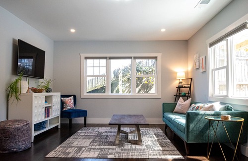 Druid Hills House | Adorable bungalow 1 mile from downtown Hendersonville!