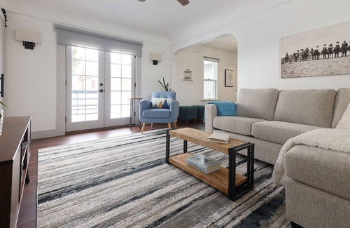 Dillon House | Adorable bungalow renovated from top to bottom!