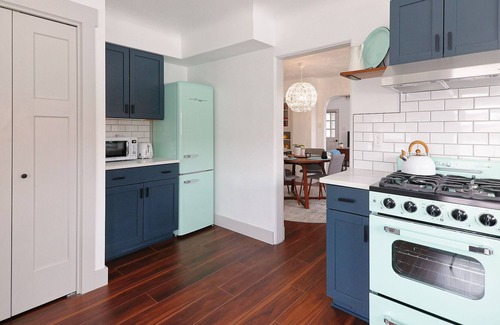 Dillon House | Adorable bungalow renovated from top to bottom!