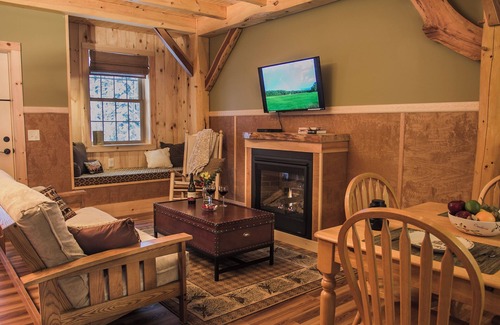 Ripton Cabin | Adorable cabin with screened porch and private fire pit