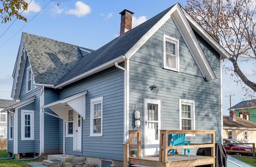 Westbrook Center House | Adorable Cottage, 5 min walk to water & town