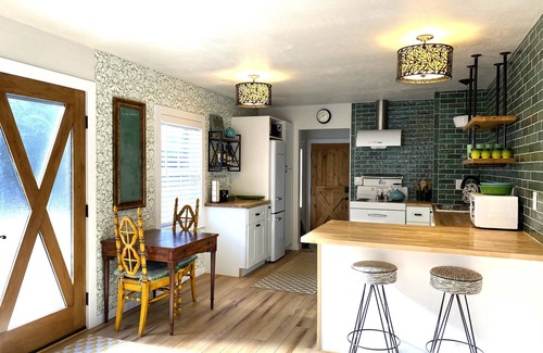 Downieville-Lawson-Dumont House | Adorable Cottage in National Forest - hiking & climbing steps from your door!