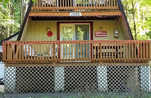 Hickory Hills Cottage | Adorable Cottage in the Poconos!