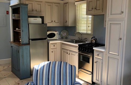 Cummaquid Cottage | Adorable cottage on Cape Cod's historic Rt 6A