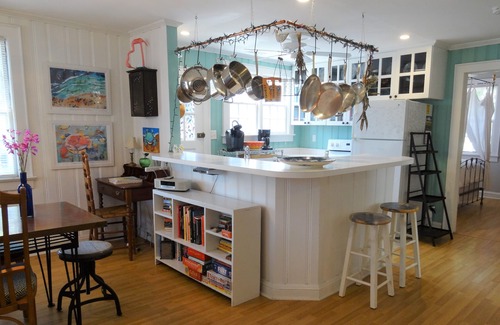 Northeast Virginia Beach Cottage | Adorable Cottage In The Heart Of The Old Beach Area, Close To The Boardwalk.