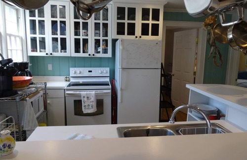 Northeast Virginia Beach Cottage | Adorable Cottage In The Heart Of The Old Beach Area, Close To The Boardwalk.
