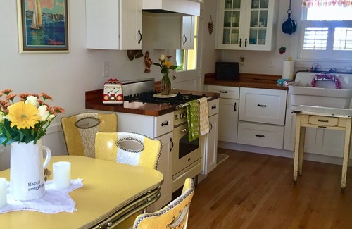 Murray Hill House | Adorable cottage! Walking distance to USNA & downtown! (VRBO only)