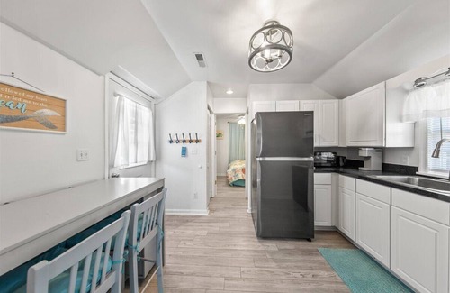 Chincoteague House | Adorable Dog-Friendly Cottage in the heart of Chincoteague!
