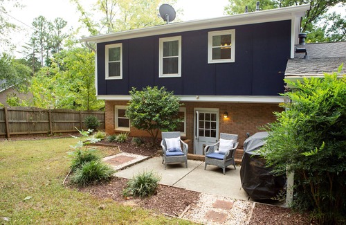 Cary House | Adorable downtown Cary basement apartment with fully fenced in yard