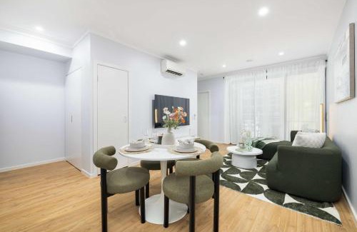 West End Apartment | Adorable Fresh 1BR Apt with parking Central WIFI