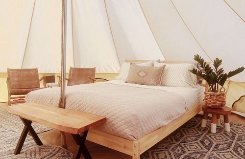 Juab County House | Adorable glamping Tent on private sandy beach